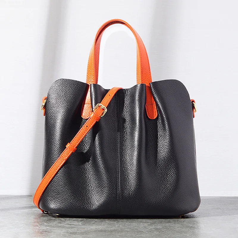 2023 New Simple True Leather Bag Women's Shoulder Bag Casual Soft Leather Large Capacity Commuter Tote Bag
2023 New Simple True Leather Bag Women's Shoulder Bag Casual Soft Leather Large Capacity Commuter Tote Bag