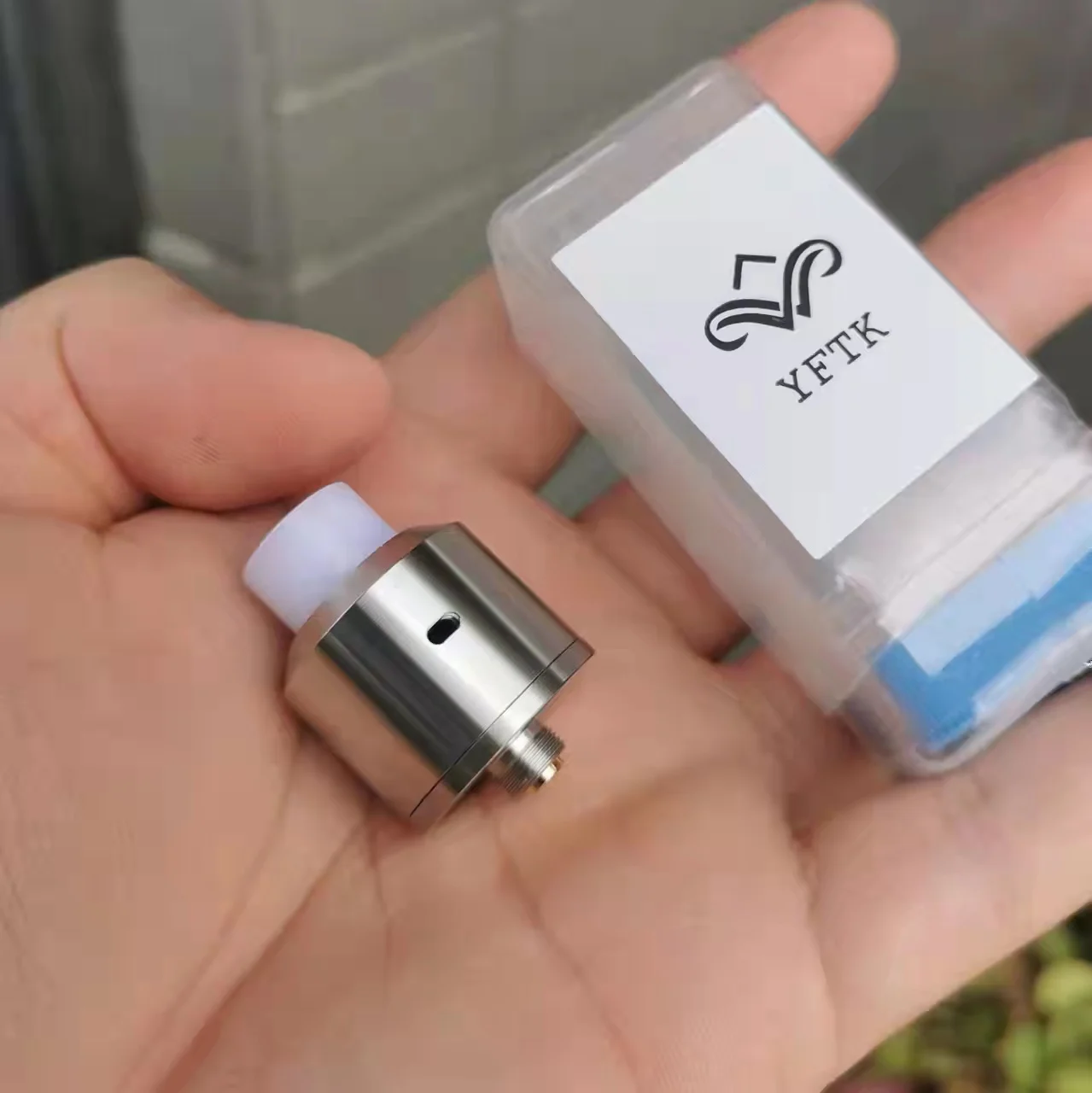 YFTK NarDA RDA 22mm Electronic Cigarette atomizer Rebuildable Dripping SS316 Single vape coils rda vs solo rda / Le Dripper RDA
YFTK NarDA RDA 22mm Electronic Cigarette atomizer Rebuildable Dripping SS316 Single vape coils rda vs solo rda / Le Dripper RDA