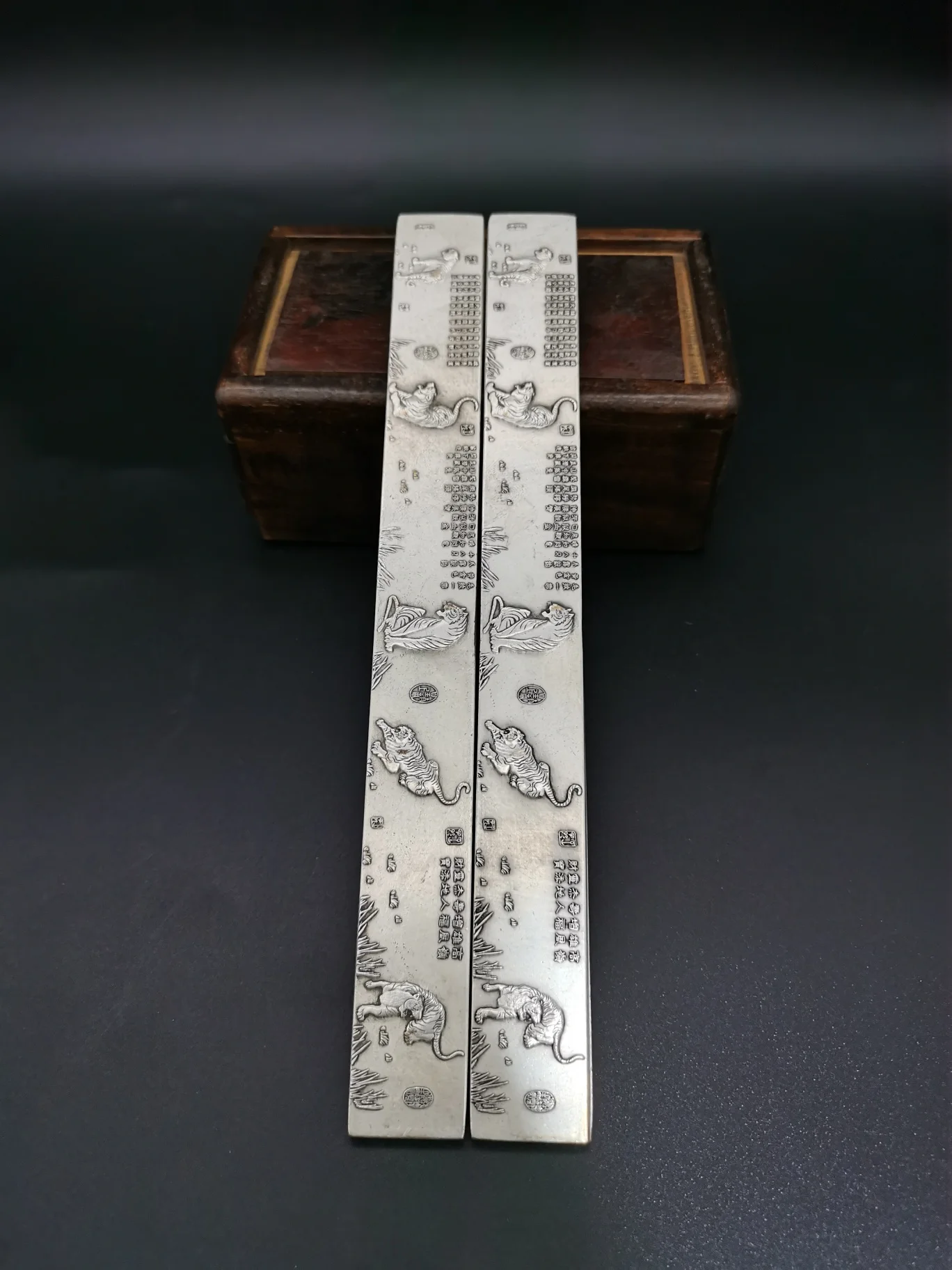 Collect Chinese Elaboration Cupronickel Auspicious Lucky Wealth“Five-Tiger”Paper-Weight Metal Crafts Home Decoration
Collect Chinese Elaboration Cupronickel Auspicious Lucky Wealth“Five-Tiger”Paper-Weight Metal Crafts Home Decoration