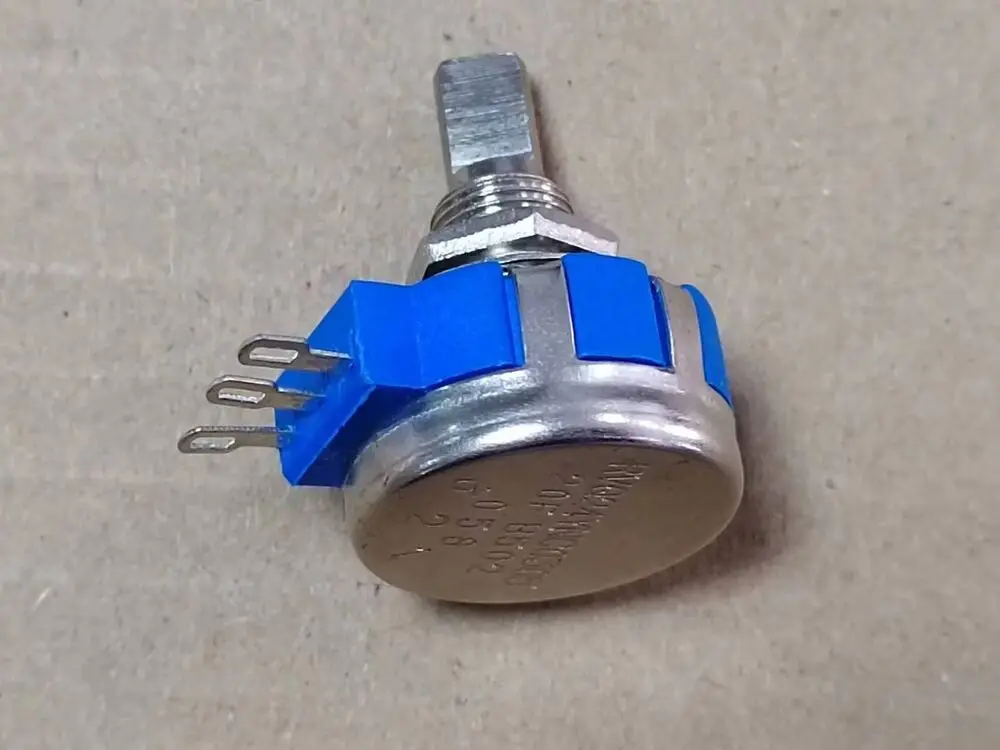 1 шт. потенциометр RVQ24YNC0305 20F B502 5K безэлектродный потенциометр
1 шт. потенциометр RVQ24YNC0305 20F B502 5K безэлектродный потенциометр