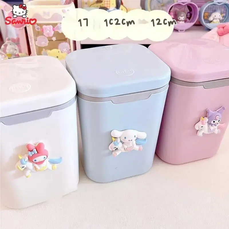 Настольная корзина для мусора Mymelody Cinnamoroll Kuromi, мультяшная корзина для мусора Sanrio для спальни, корзина для мусора, коробка для хранения мелочей в общежитии, подарок
Настольная корзина для мусора Mymelody Cinnamoroll Kuromi, мультяшная корзина для мусора Sanrio для спальни, корзина для мусора, коробка для хранения мелочей в общежитии, подарок