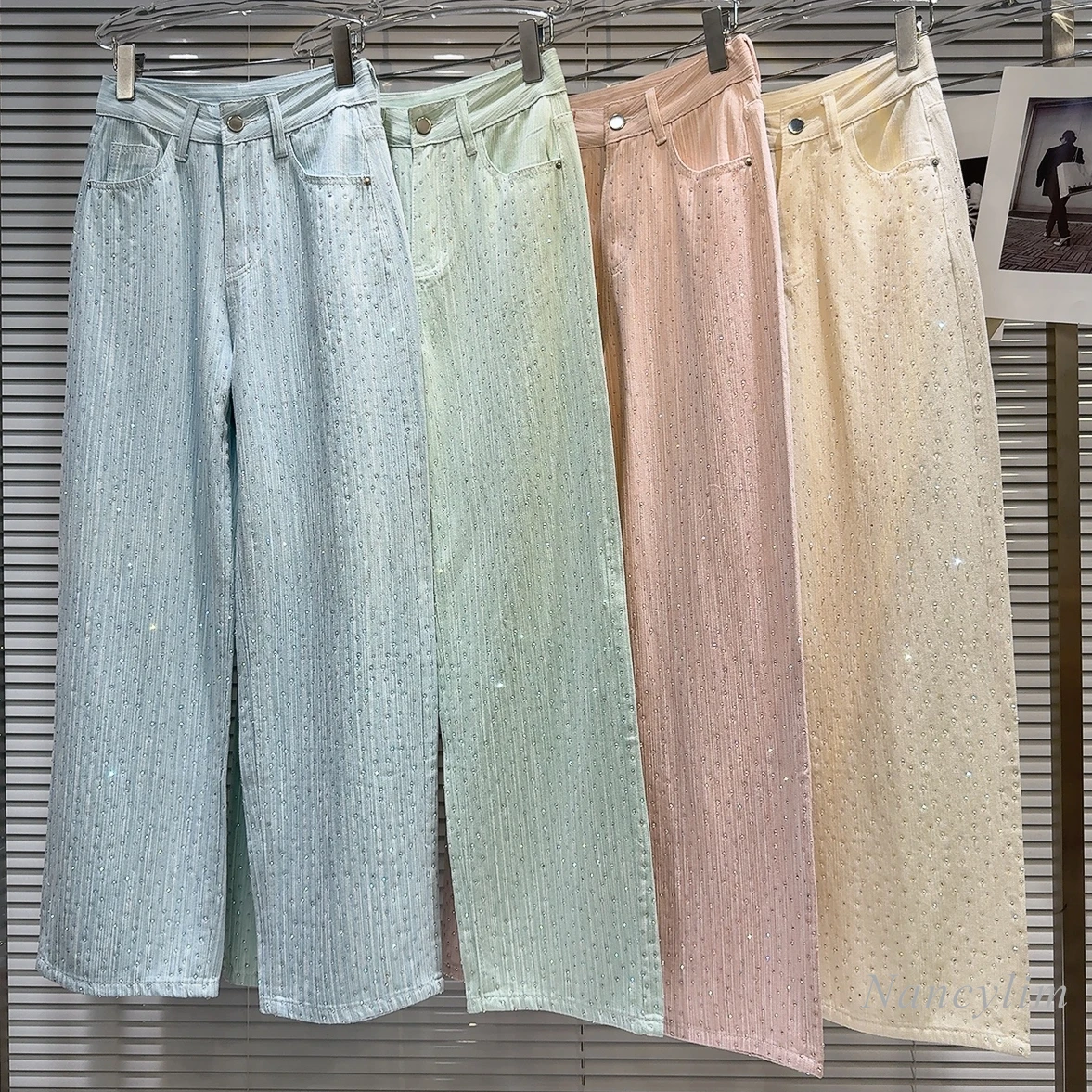 2024 Summer New Personalized Cool Hot Girl Full Body Rhinestone Candy Color Straight Jeans for Women Street Denim Pants
2024 Summer New Personalized Cool Hot Girl Full Body Rhinestone Candy Color Straight Jeans for Women Street Denim Pants