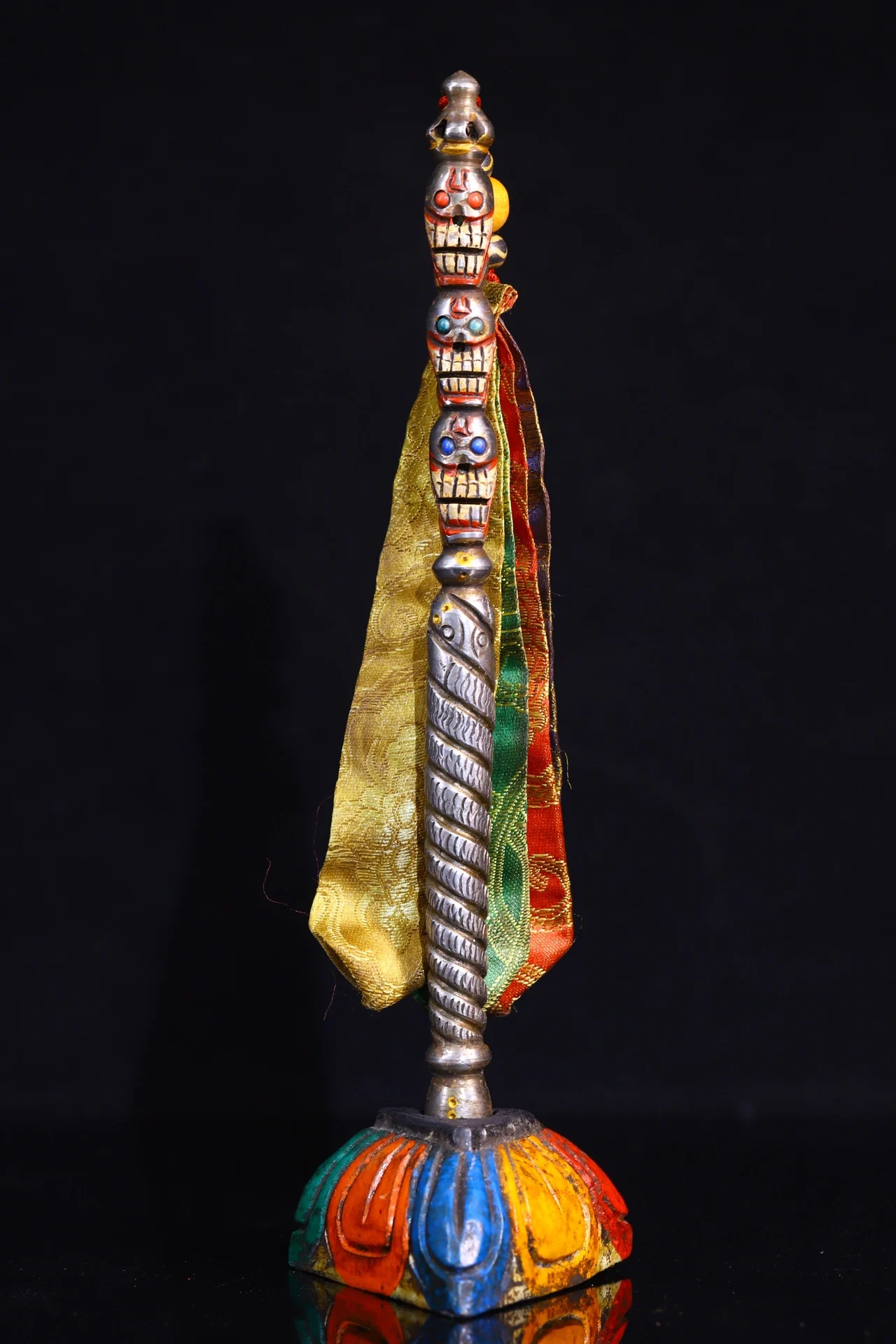 11"Tibetan Temple Collection Old Tiantie Cinnabar Painted Mosaic Gem Three floors Skull Head Vajra Phurpa Amulet Town house
11"Tibetan Temple Collection Old Tiantie Cinnabar Painted Mosaic Gem Three floors Skull Head Vajra Phurpa Amulet Town house