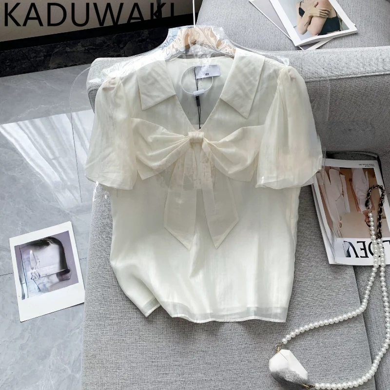 Japan Style Puff Sleeve T-shirt Solid Color Chic Bow Tops Elegant Woman Vintage Casual V-neck Blusas Women 2023 Summer New
Japan Style Puff Sleeve T-shirt Solid Color Chic Bow Tops Elegant Woman Vintage Casual V-neck Blusas Women 2023 Summer New