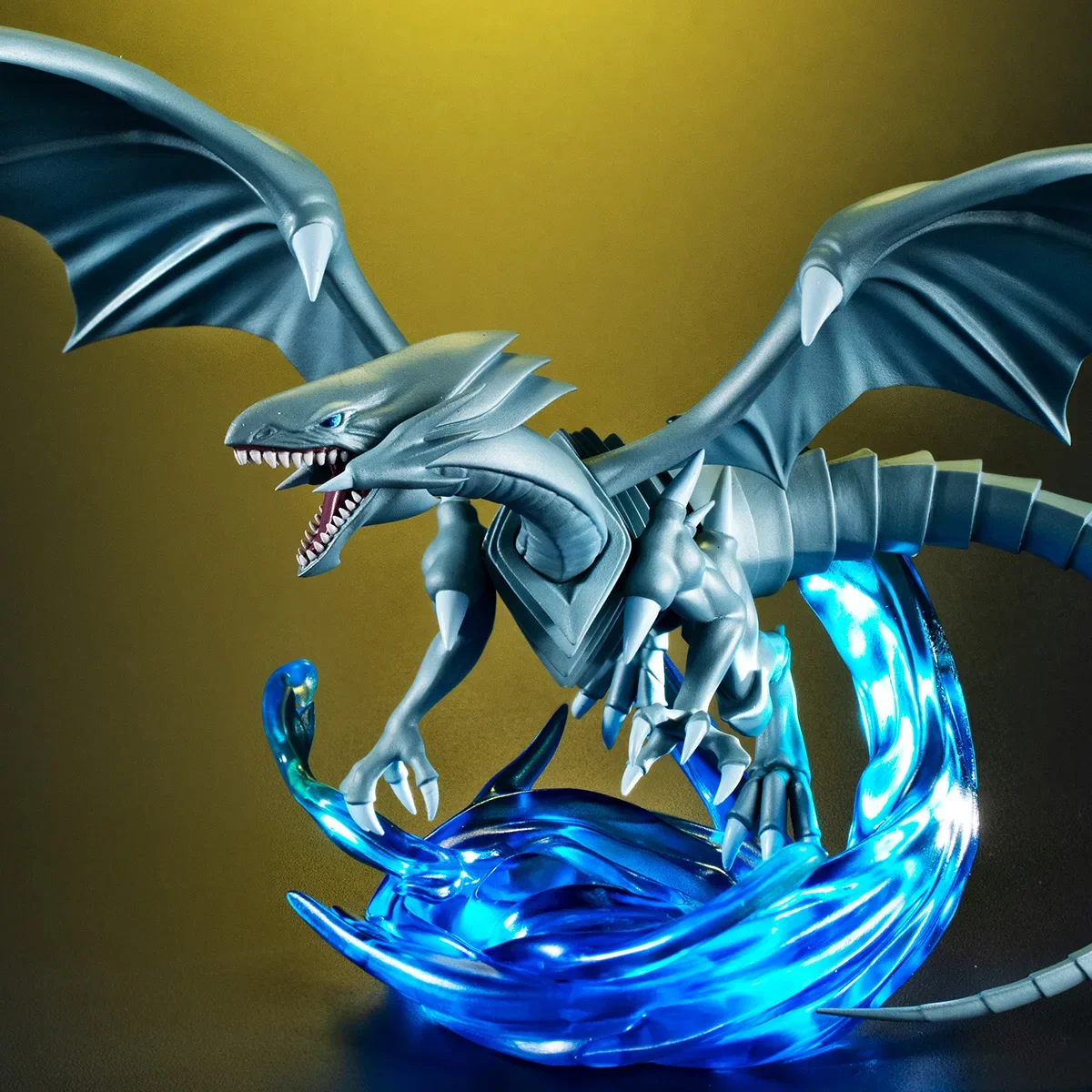 

LCFUN Original MegaHouse MONSTERS CHRONICLE Figure Blue Eyed White Dragon Yu-Gi-Oh! 12cm PVC Action Anime Model Toys