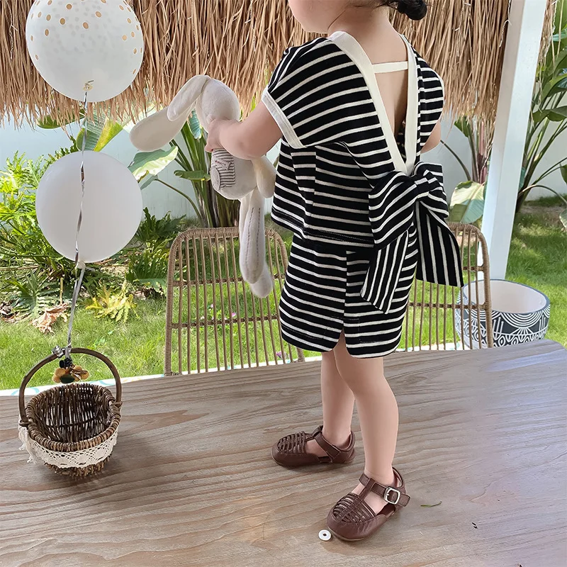 Summer Fashion Striped Baby Girls Backless V-Neck Top T-Shirt+Drawstring Short Pant 2 Pieces Sets with Big Bowtie Kids 1-8 Years
Summer Fashion Striped Baby Girls Backless V-Neck Top T-Shirt+Drawstring Short Pant 2 Pieces Sets with Big Bowtie Kids 1-8 Years