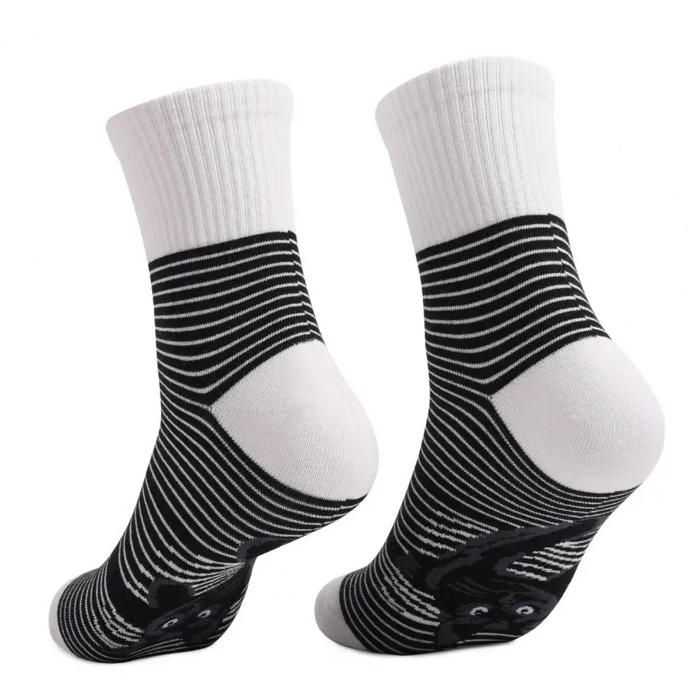 Unisex Socks Cozy Cat Print Sports Socks Unisex Striped Mid-tube Elastic Warmth with Anti-slip Grip Breathable Odor-free Comfort
Unisex Socks Cozy Cat Print Sports Socks Unisex Striped Mid-tube Elastic Warmth with Anti-slip Grip Breathable Odor-free Comfort