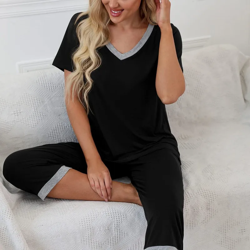 2pcs Women's Cropped Pajama Set Short Sleeve V Neck T-shirt and Capri Pants Sleepwear Contrast Color/Floral/Leopard Lounge Suits
2pcs Women's Cropped Pajama Set Short Sleeve V Neck T-shirt and Capri Pants Sleepwear Contrast Color/Floral/Leopard Lounge Suits