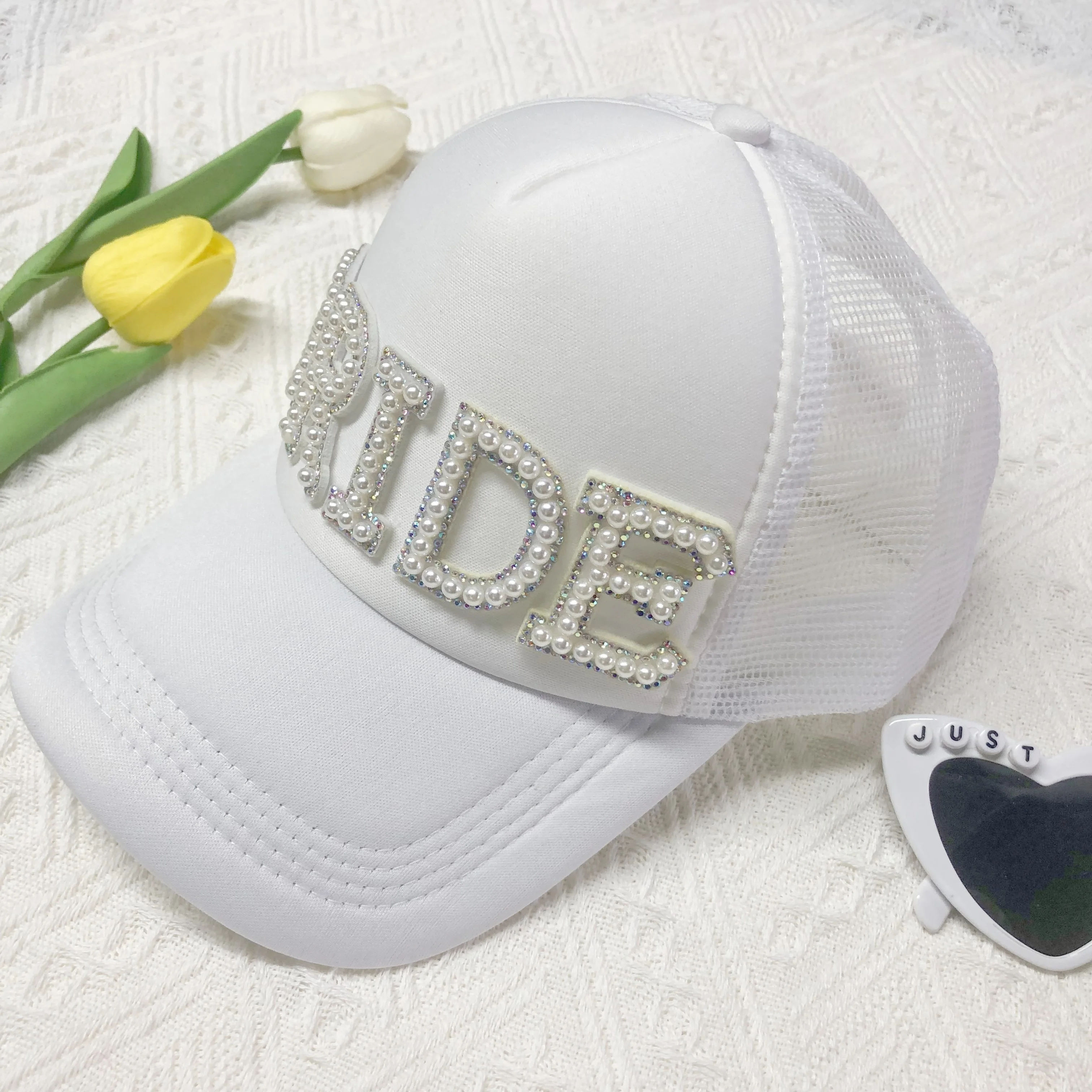 BRIDE/MRS Baseball cap Wedding decoration Bridal Shower Party supplies Honeymoon trip hat Creative wedding gifts Baseball Cap
BRIDE/MRS Baseball cap Wedding decoration Bridal Shower Party supplies Honeymoon trip hat Creative wedding gifts Baseball Cap