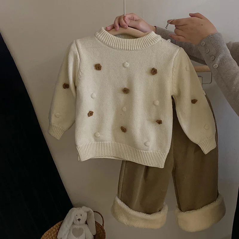 Winter 2023 Children Girl 2PCS Clothes Set Embroidery Floral Knitted Sweater Spliced Fleece Pant Baby Girl Outfit Kid Girl Suits
Winter 2023 Children Girl 2PCS Clothes Set Embroidery Floral Knitted Sweater Spliced Fleece Pant Baby Girl Outfit Kid Girl Suits
