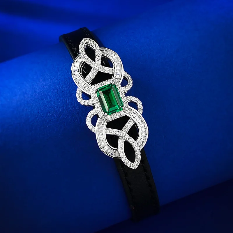 

2024 New S925 Silver Imitation Emerald One Carat Wrist Strap Bracelet Women Personalized Fashion Style