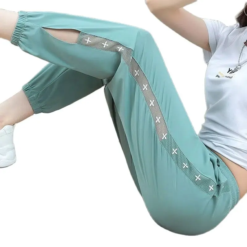 Быстросохнущие женские брюки из вискозы, новинка 2023, летние свободные повседневные брюки с тонкой эластичной талией, женские брюки для защиты от солнца и кондиционера
Быстросохнущие женские брюки из вискозы, новинка 2023, летние свободные повседневные брюки с тонкой эластичной талией, женские брюки для защиты от солнца и кондиционера