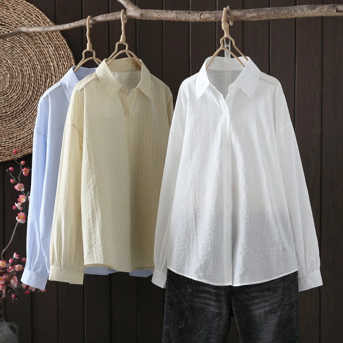 Ladies tops white blouse women autumn winter Japan style brief cotton solid shirts oversized aesthetic women's blouses
Ladies tops white blouse women autumn winter Japan style brief cotton solid shirts oversized aesthetic women's blouses