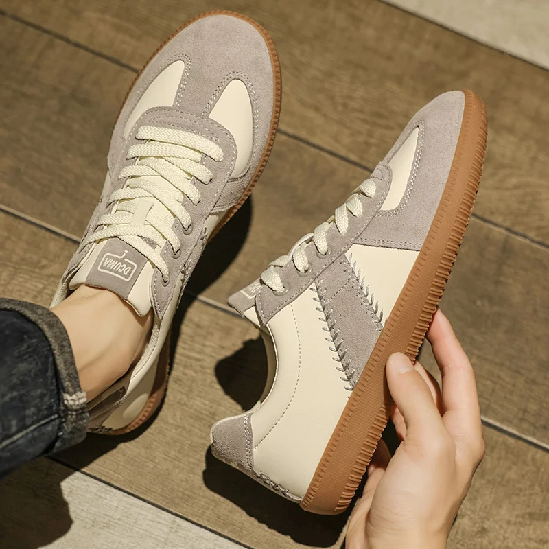 Men's Retro Skateboar Shoes Soft Leather All Seasons Tenis Sport Running Trainers Flat Walking Casual German Sneakers for Male
Men's Retro Skateboar Shoes Soft Leather All Seasons Tenis Sport Running Trainers Flat Walking Casual German Sneakers for Male