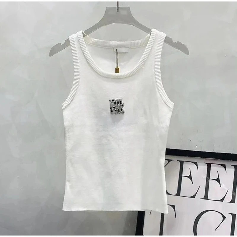 Brand Design Women's Pearl Letter Embroidered Fashion Vest High Quality Pure Cotton Spiral Pattern Ladies Sleeveless Halter Top
Brand Design Women's Pearl Letter Embroidered Fashion Vest High Quality Pure Cotton Spiral Pattern Ladies Sleeveless Halter Top