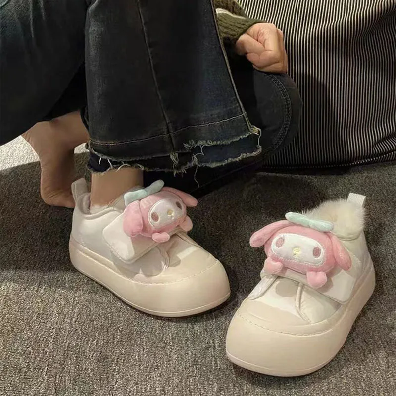 Sanrio Anime Kuromi Cotton Slippers Kawaii Cinnamoroll My Melody Autumn Winter Plush Thick-Soled Snow Boots Girl Christmas Gift
Sanrio Anime Kuromi Cotton Slippers Kawaii Cinnamoroll My Melody Autumn Winter Plush Thick-Soled Snow Boots Girl Christmas Gift