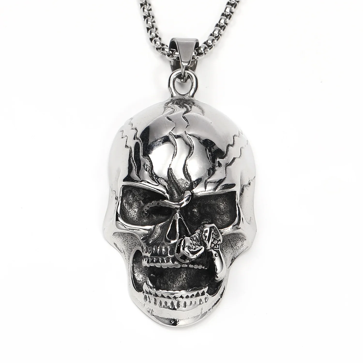 

CHUANGCHENG Exaggerated Personality Snake Wearing Skull Head Titanium Steel Pendant Men's Necklace Chains