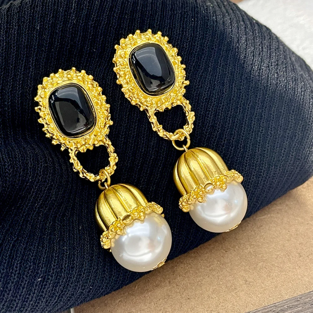 

Women's Vintage Baroque Style Dangle Earrings Black Opal Gold Plated Ears Pendants Chic Jewelry Fancy Flower White Pearl Earring