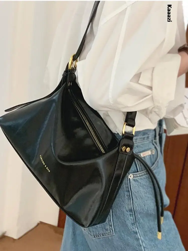 Кожаные высококачественные сумки, Повседневная модная сумка-тоут, универсальная вместительная сумка через плечо, роскошные дизайнерские женские сумки через плечо 
Кожаные высококачественные сумки, Повседневная модная сумка-тоут, универсальная вместительная сумка через плечо, роскошные дизайнерские женские сумки через плечо