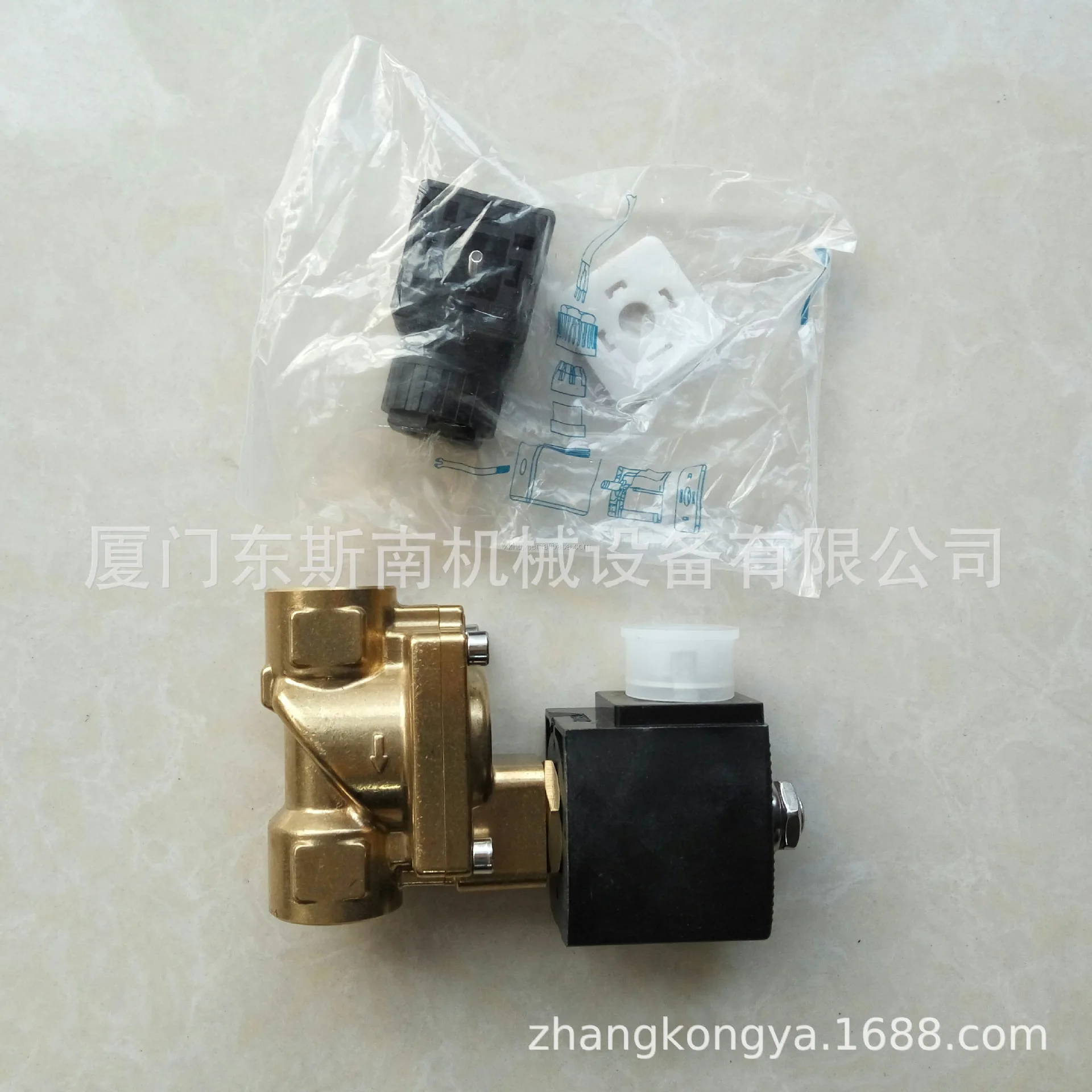 Suitable for Solenoid Valve 23525678 of Screw Air Compressor, Compression Equipment Accessories 235256 Tools
Suitable for Solenoid Valve 23525678 of Screw Air Compressor, Compression Equipment Accessories 235256 Tools