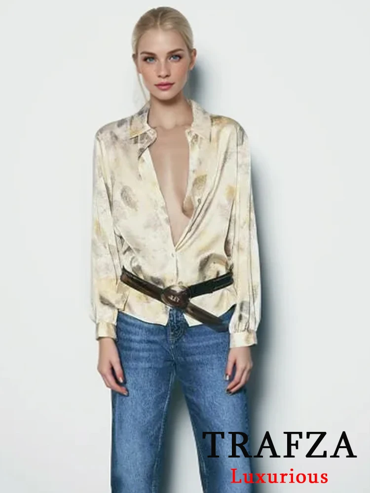 Блузка женская с длинным рукавом, отложным воротником и цветочным принтом 
Блузка женская с длинным рукавом, отложным воротником и цветочным принтом