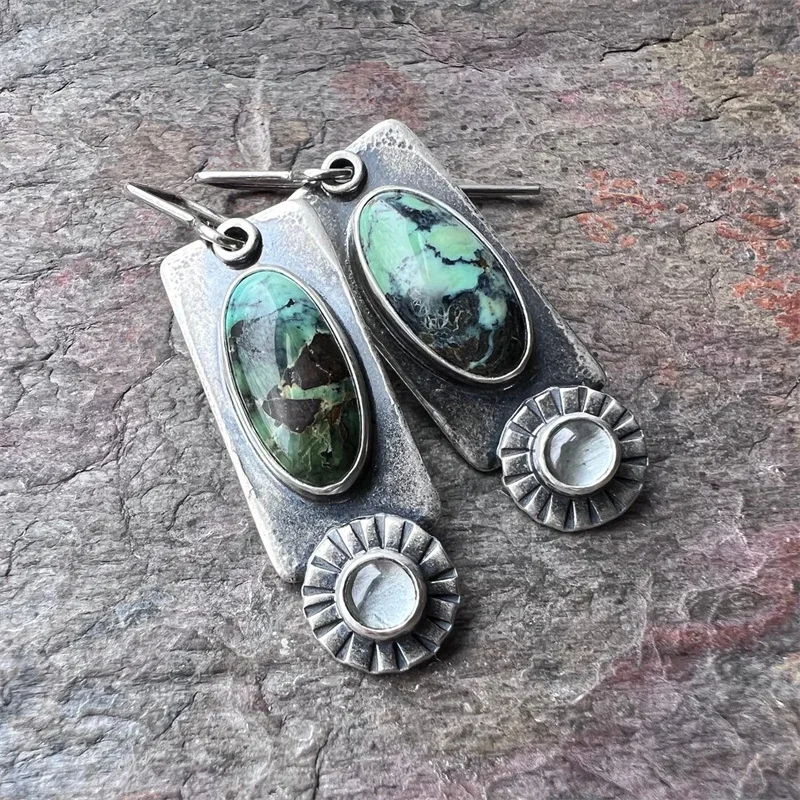 Exquisite Flower Hook Green White Stone Earrings for Women Silver Color Dangle Earrings Jewelry
Exquisite Flower Hook Green White Stone Earrings for Women Silver Color Dangle Earrings Jewelry