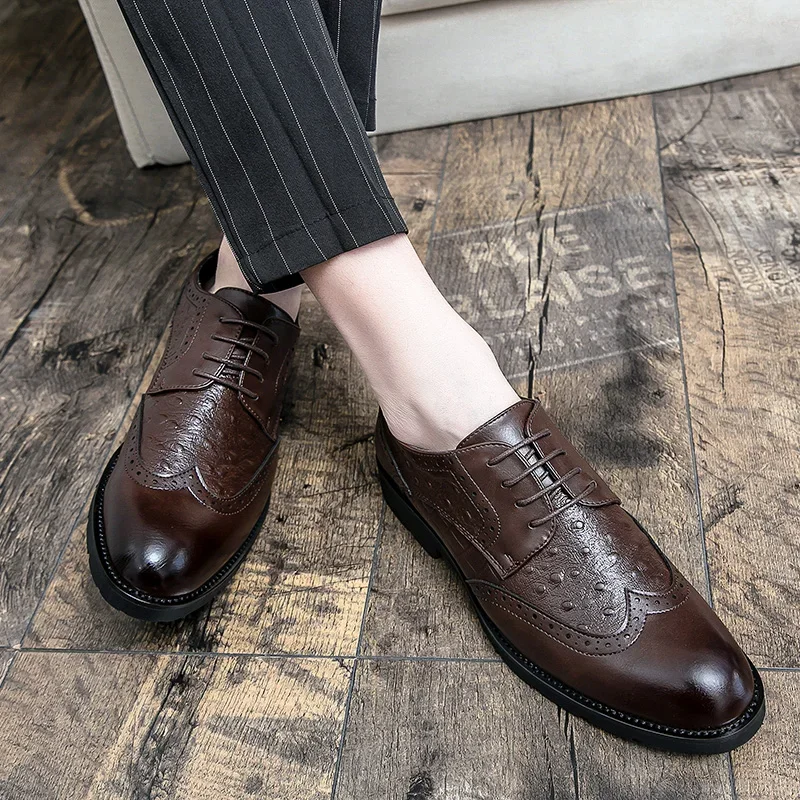 Luxury Brand Patent Leather Loafers Men's Pointed Toe Lace-Up Brogues Brown Business Casual Shoes Thick Sole Designer Men Shoes
Luxury Brand Patent Leather Loafers Men's Pointed Toe Lace-Up Brogues Brown Business Casual Shoes Thick Sole Designer Men Shoes