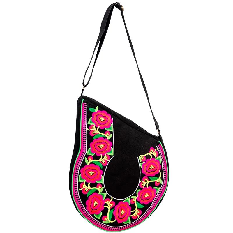 Circle Female bag Black canvas embroidered national bag Vintage women Shoulder crossbody bag Fashion Summer bag 
Circle Female bag Black canvas embroidered national bag Vintage women Shoulder crossbody bag Fashion Summer bag