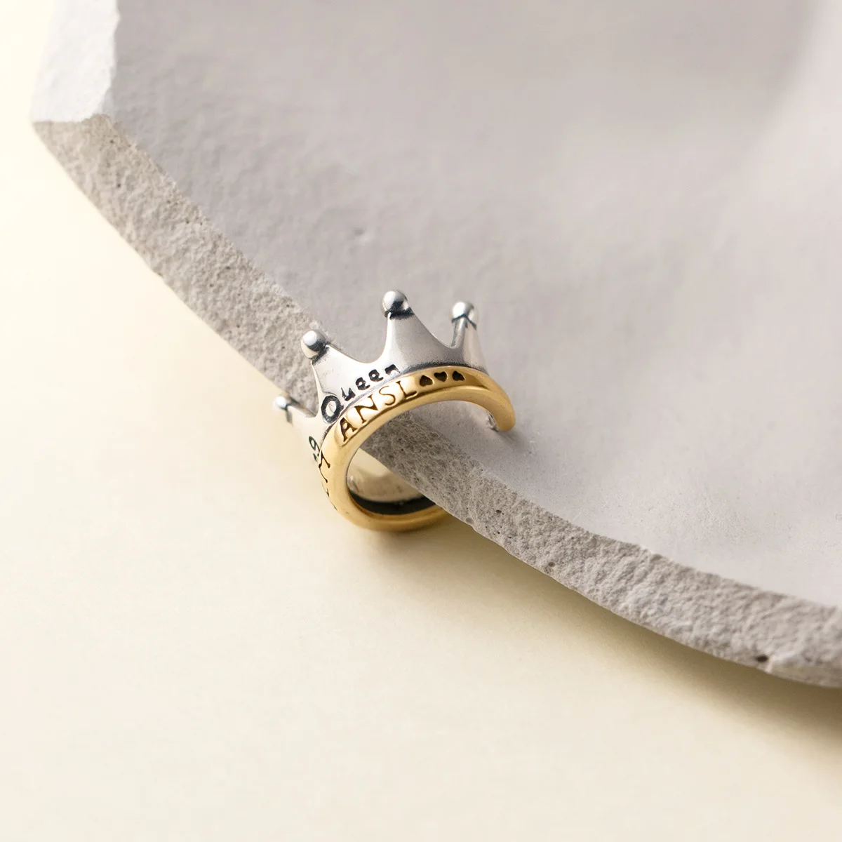 1pc Real 925 Sterling Silver Crown Ear Cuffs Non-pierced Two-tone Cartilage Earrings Hypoallergenic Jewelry for Women
1pc Real 925 Sterling Silver Crown Ear Cuffs Non-pierced Two-tone Cartilage Earrings Hypoallergenic Jewelry for Women