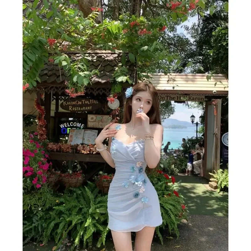 

Fashion sense vacation style halter dress summer new floral pleated slim short dress French pure desire style 2024
