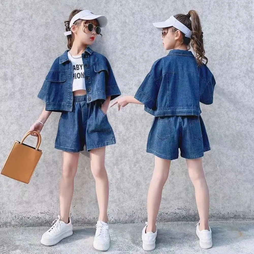 Girls Children Summer Two Pieces Set Solid Denim Single Breasted Turn-down Collar Short Sleeves Tops Korean Elastic Waist Pants
Girls Children Summer Two Pieces Set Solid Denim Single Breasted Turn-down Collar Short Sleeves Tops Korean Elastic Waist Pants