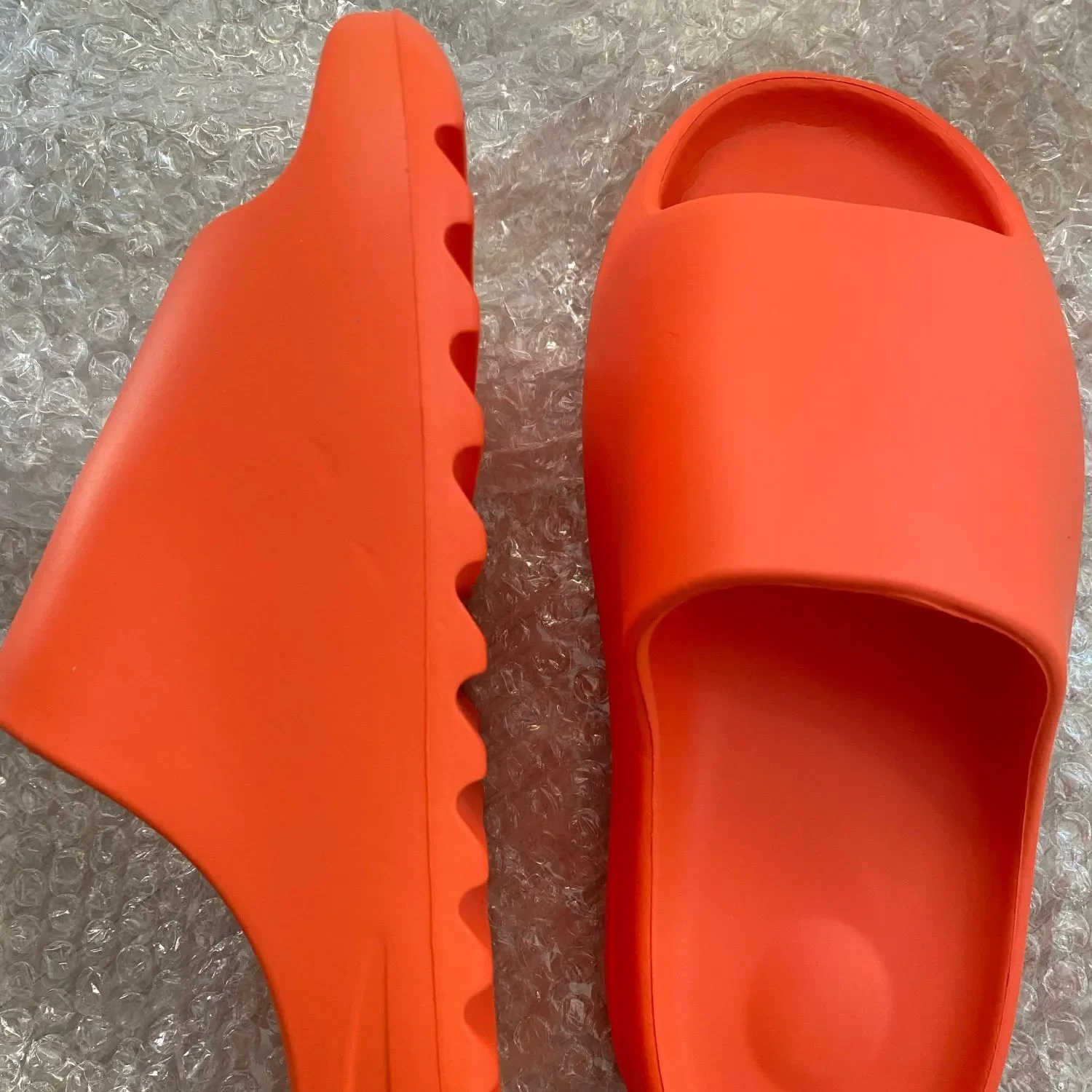 Slides Men Thick Bottom Slippers Platform Bathroom Slides Trend Designer Shoes Ladies Female Mule Shoes Flip Flops Sandals
Slides Men Thick Bottom Slippers Platform Bathroom Slides Trend Designer Shoes Ladies Female Mule Shoes Flip Flops Sandals