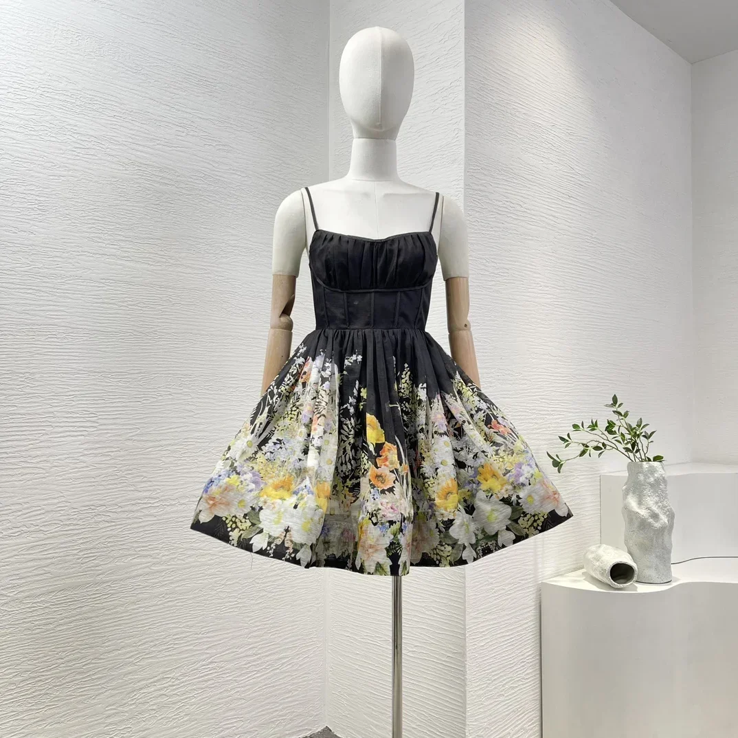 Женское мини-платье с рюшами, черное платье без рукавов с цветочным принтом, лето 2024
Женское мини-платье с рюшами, черное платье без рукавов с цветочным принтом, лето 2024