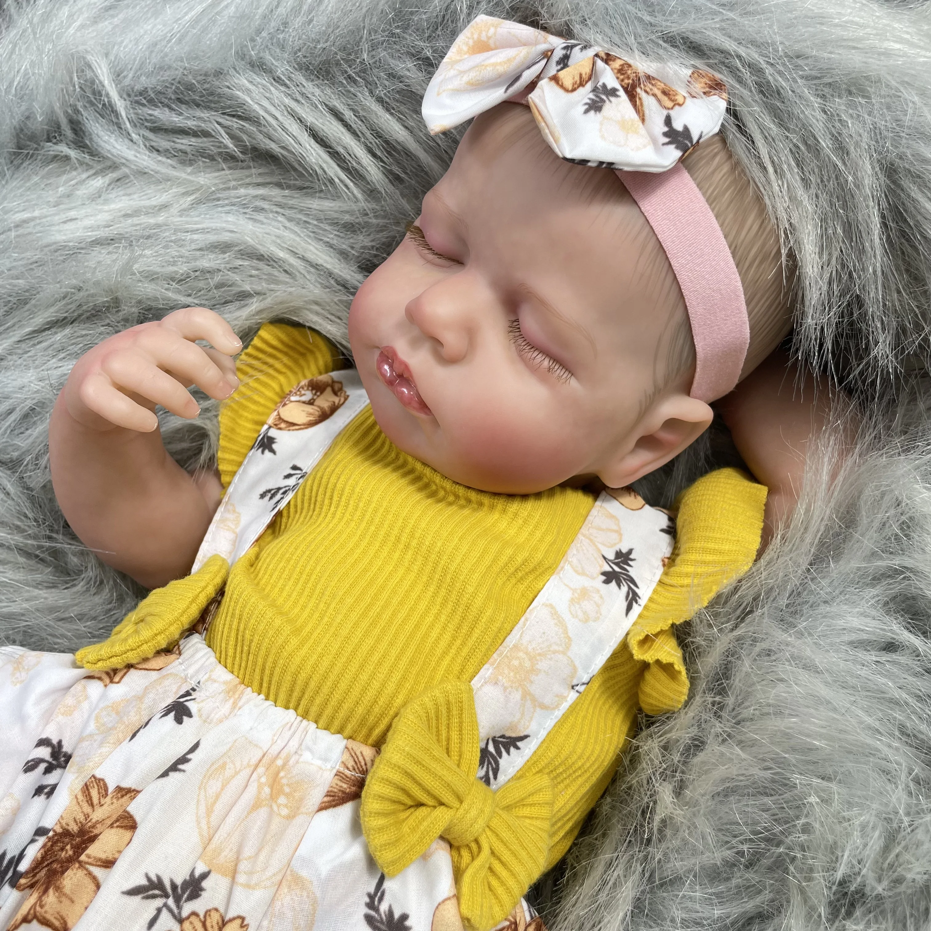 50CM Finished Reborn Baby Dolls LouLou Sleeping Girl Lifelike Silicone Vinyl Newborn 3D Skin Visible Veins DIY Toys For Girls
50CM Finished Reborn Baby Dolls LouLou Sleeping Girl Lifelike Silicone Vinyl Newborn 3D Skin Visible Veins DIY Toys For Girls
