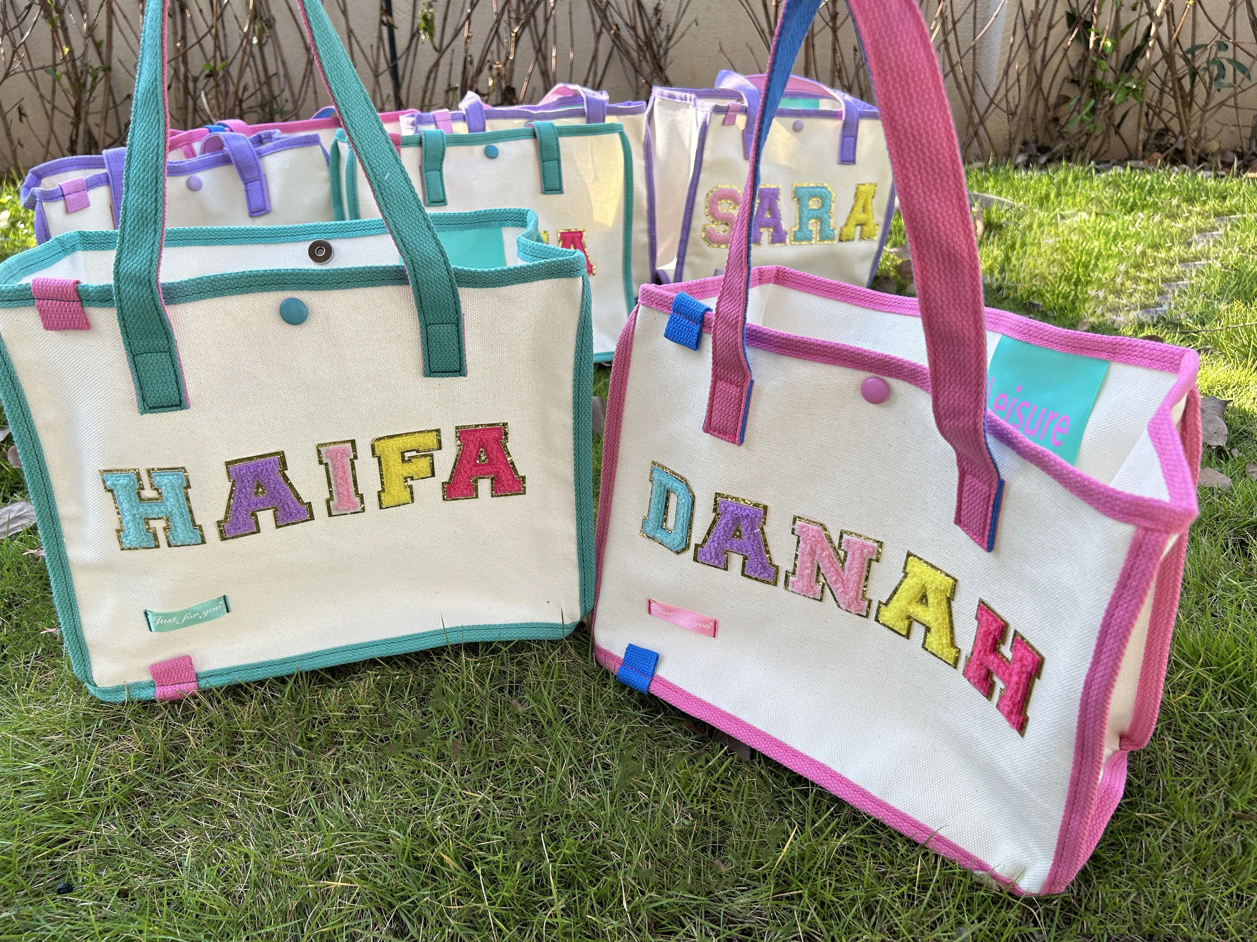 Personalized lady custom canvas bag large capacity shopping travel fashion bag custom art logo canvas shopping bag
Personalized lady custom canvas bag large capacity shopping travel fashion bag custom art logo canvas shopping bag