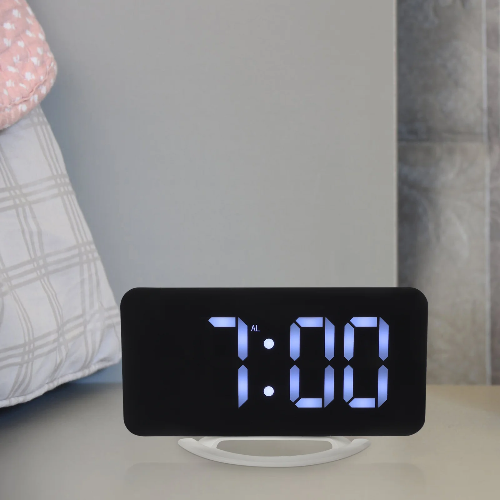 Loud Alarm Clock with Bed Shaker Vibrating Dual Alarm Clock Mirror Display Alarm Clock
Loud Alarm Clock with Bed Shaker Vibrating Dual Alarm Clock Mirror Display Alarm Clock