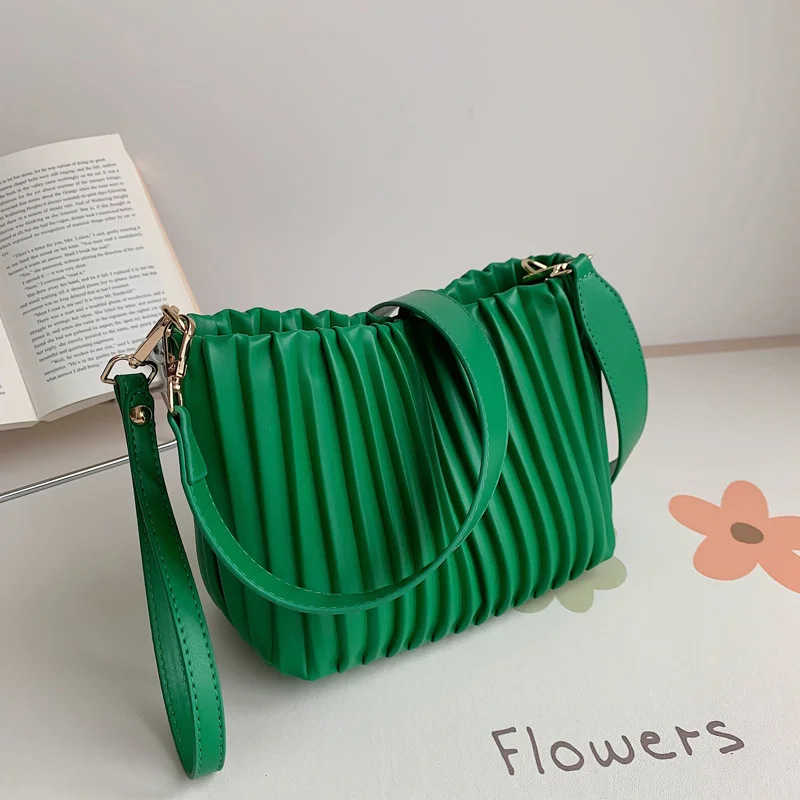 2022 Spring And Summer New Net Red Pleated Small Fashion Trend Versatile Messenger Single Shoulder Harajuku Bag Designer
2022 Spring And Summer New Net Red Pleated Small Fashion Trend Versatile Messenger Single Shoulder Harajuku Bag Designer