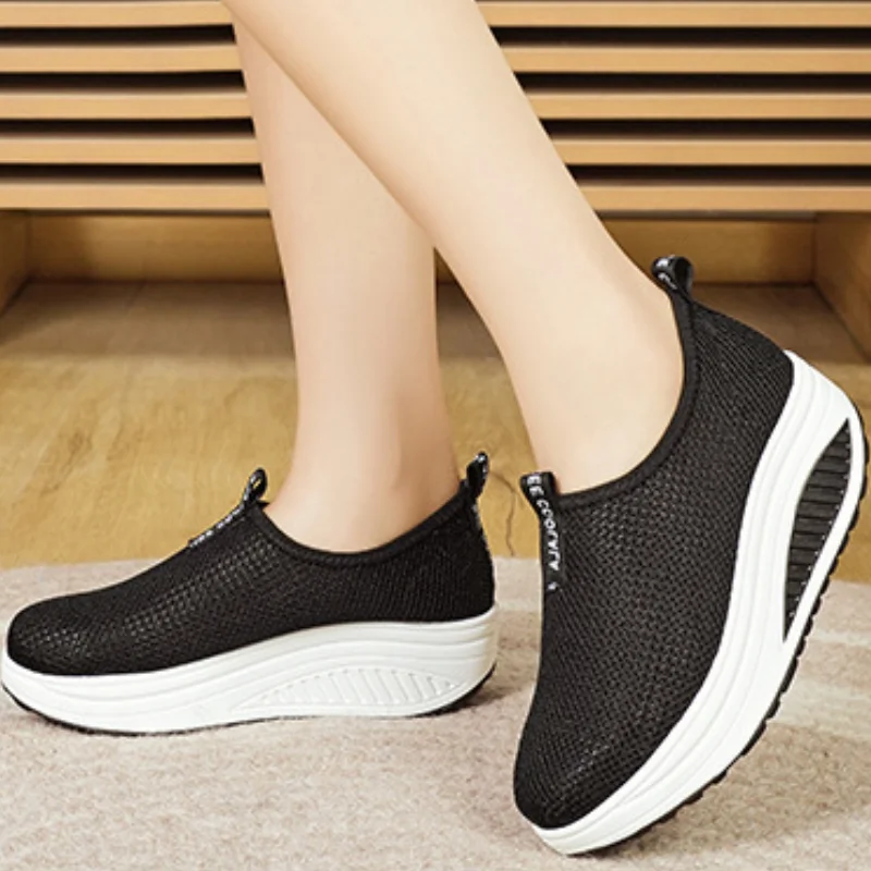 Fashion Breathable Mesh Women Running Shoes Comfortable Lightweight Casual Sneaker Summer Outdoor Non-slip Flat Running Shoes 41 S3a17b2b5d493434bba9c3f367fc61db2S