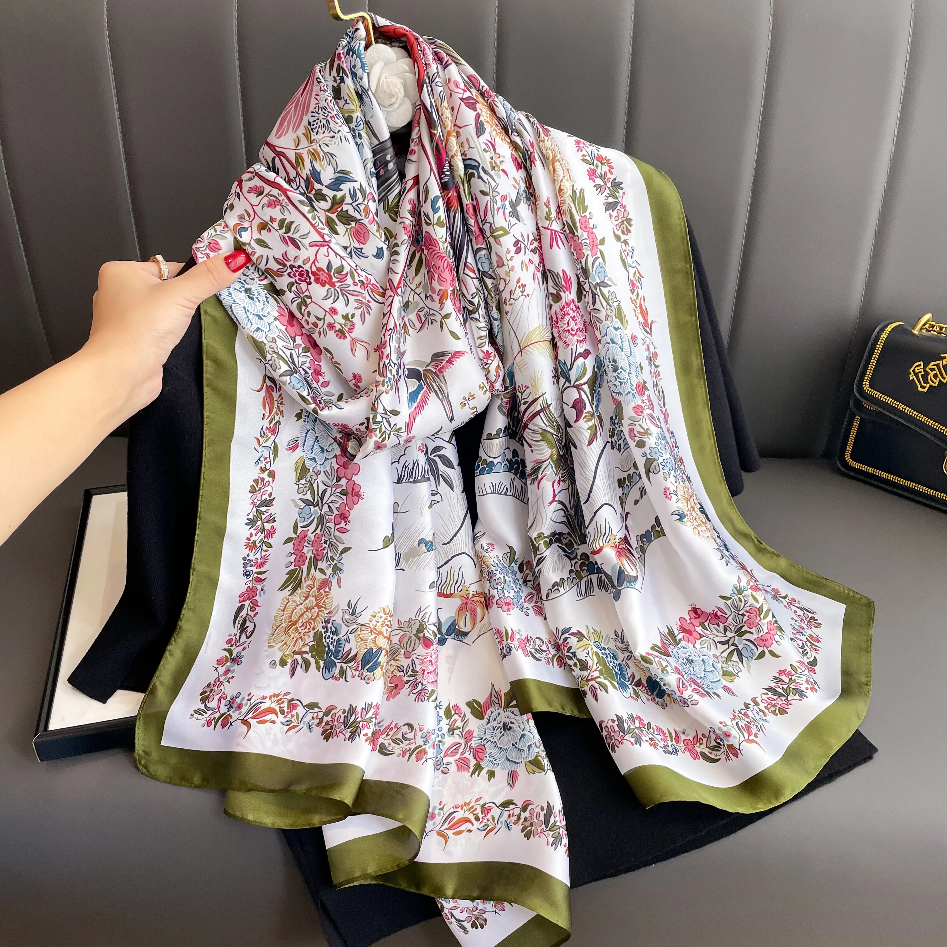 Silk Scarf Women's Printing Fashion Imitation Silk New Autumn and Winter Warm Scarf Dual purpose Shawl Spring and Autumn Scarf
Silk Scarf Women's Printing Fashion Imitation Silk New Autumn and Winter Warm Scarf Dual purpose Shawl Spring and Autumn Scarf