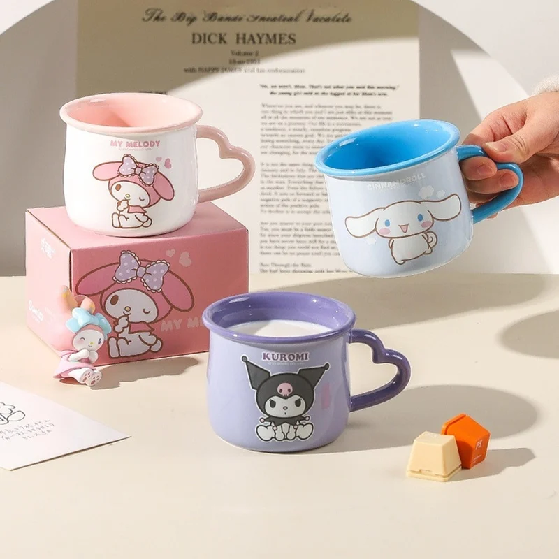Новая керамическая кружка Sanrio My Melody Cinnamoroll Kuromi аниме мультяшная кружка для завтрака и молока кружка для кофе Милая кружка для воды для детей подарок
Новая керамическая кружка Sanrio My Melody Cinnamoroll Kuromi аниме мультяшная кружка для завтрака и молока кружка для кофе Милая кружка для воды для детей подарок
