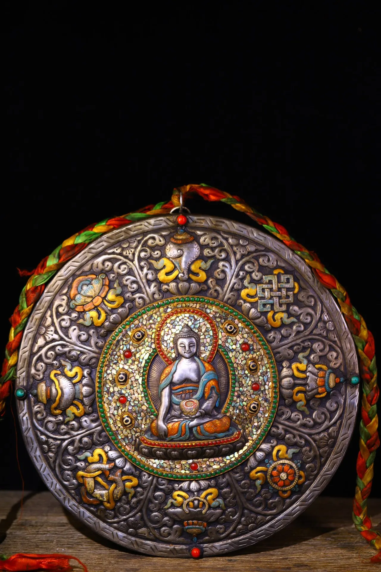 16”Tibet Temple Collection Old Tiantie Painted Mosaic Gem gZi Beads Shell Vaisravana Buddha Thangka Worship Hall Town house
16”Tibet Temple Collection Old Tiantie Painted Mosaic Gem gZi Beads Shell Vaisravana Buddha Thangka Worship Hall Town house