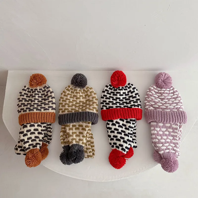 46-48cm Children Hat+Scarf 2023 baby Knitted Hat set Winter New Baby Stripe Colored Ball Thickened Warm Pullover Hat scarf set
46-48cm Children Hat+Scarf 2023 baby Knitted Hat set Winter New Baby Stripe Colored Ball Thickened Warm Pullover Hat scarf set