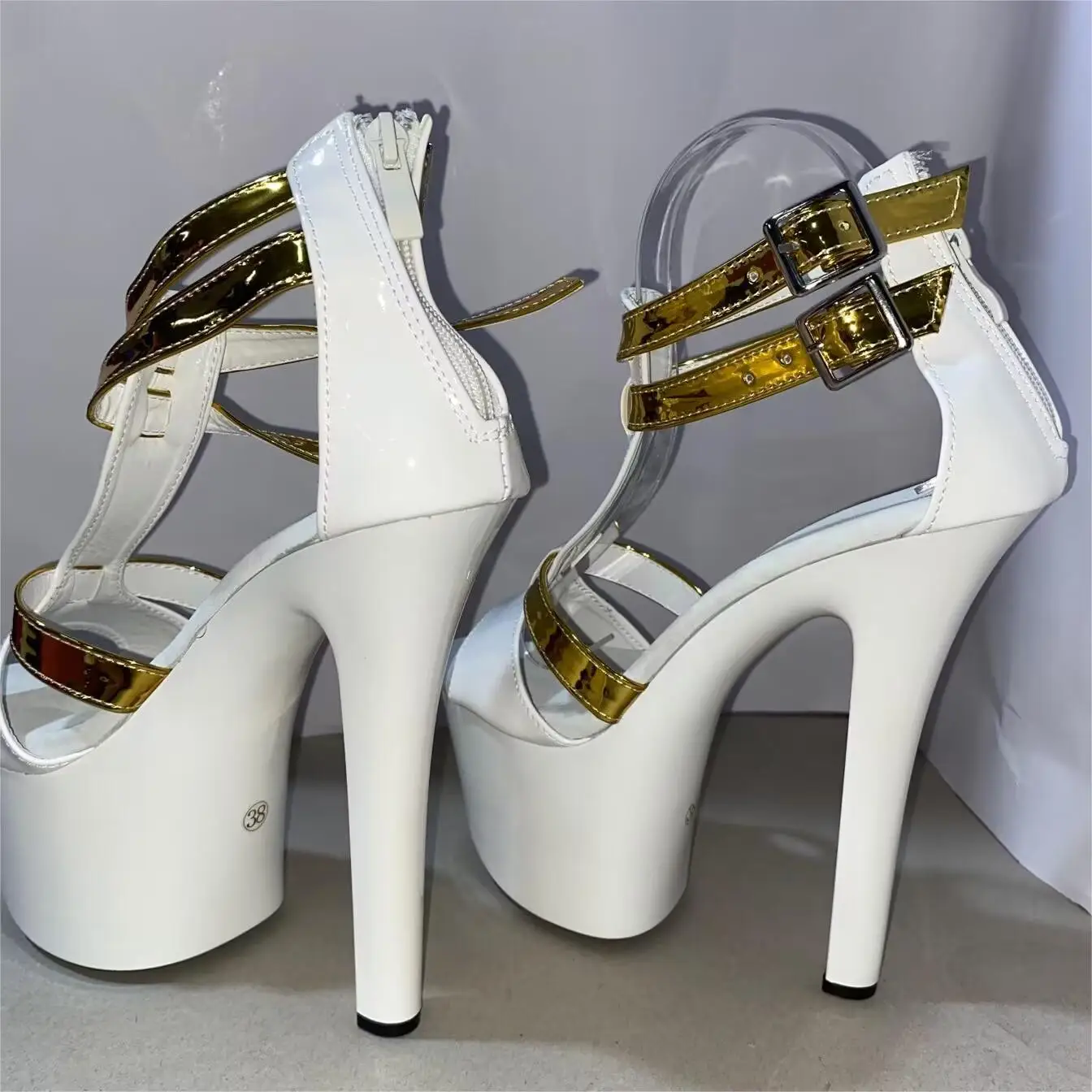 

Hollowed-out T-shaped strapping, 17cm high-heeled shoes, lacquered waterproof platform, nightclub stiletto dance shoes