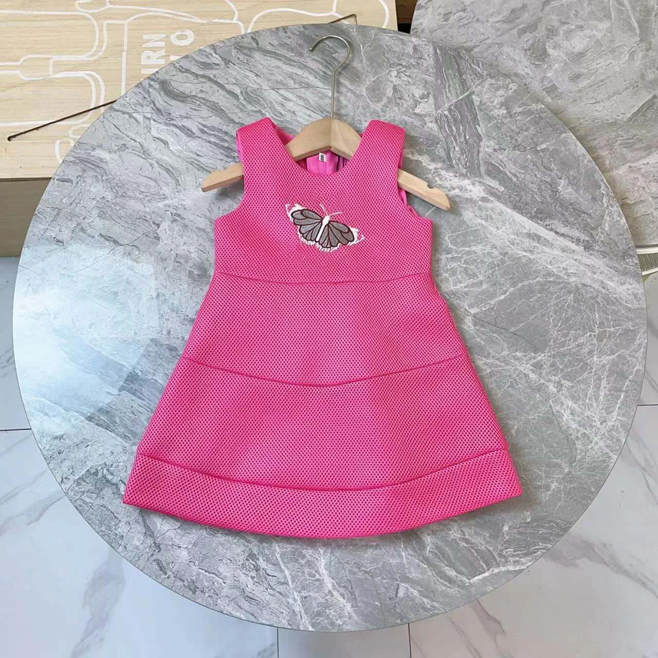 Роскошный дизайн детской одежды, милый новый стиль для девочек, розовое платье, Космический хлопковый стиль, на день рождения, платье принцессы 
Роскошный дизайн детской одежды, милый новый стиль для девочек, розовое платье, Космический хлопковый стиль, на день рождения, платье принцессы