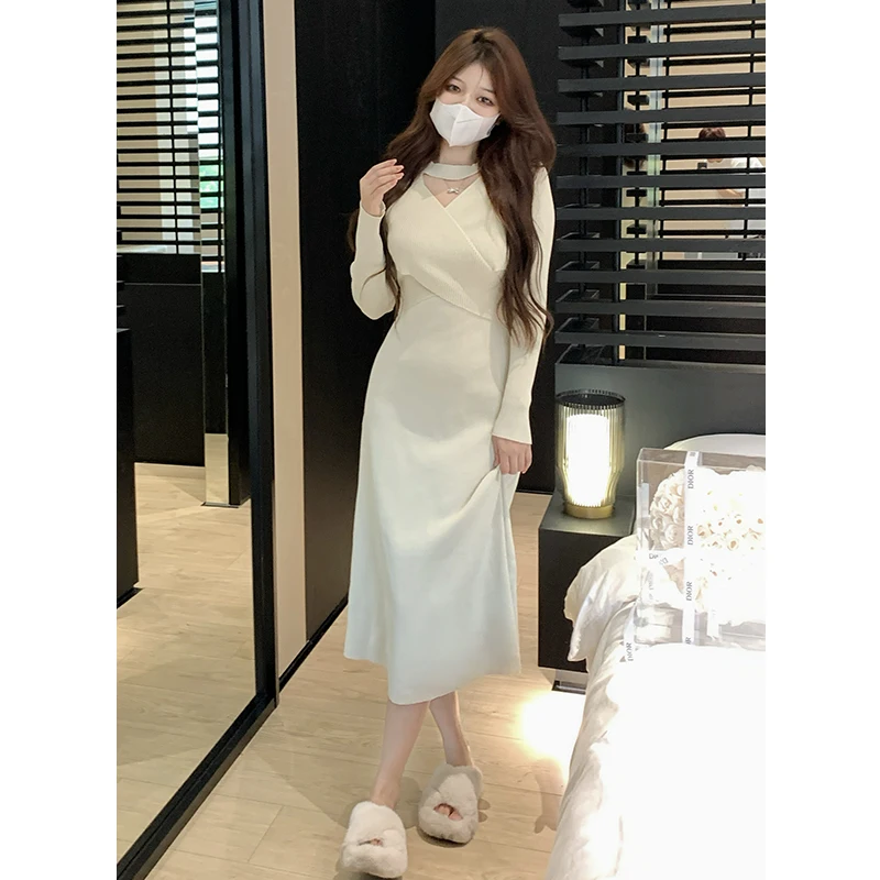 2023 Women's Dress Fall Neckline Design Cross Tie Waist Retraction Pure Lustrous Knit Free Shipping
2023 Women's Dress Fall Neckline Design Cross Tie Waist Retraction Pure Lustrous Knit Free Shipping