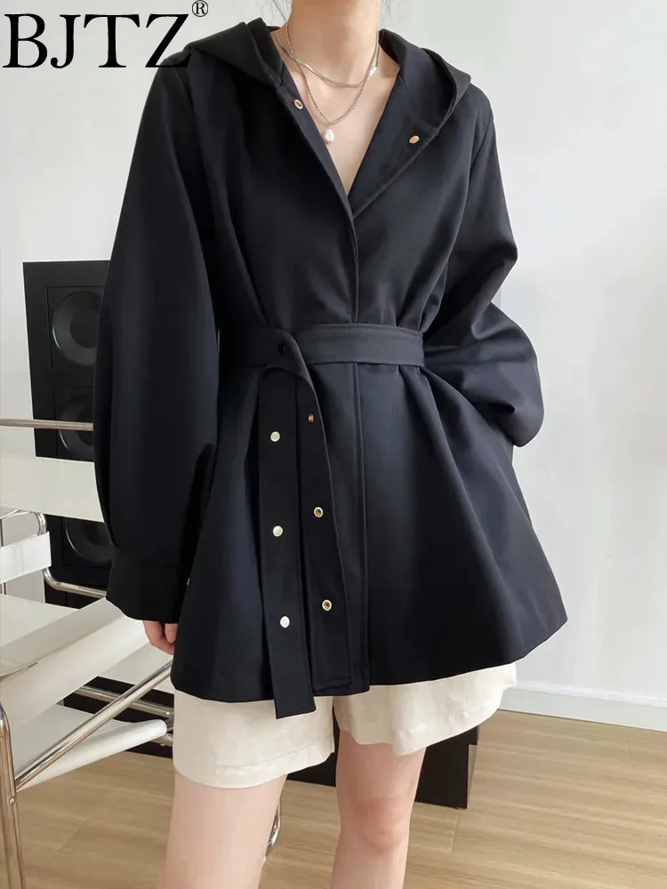 BJTZ Temperament Hemline Style Waistband Tied Trench Coat For Women's 2024 Spring And Autumn New Silhouette Hooded Top
BJTZ Temperament Hemline Style Waistband Tied Trench Coat For Women's 2024 Spring And Autumn New Silhouette Hooded Top
