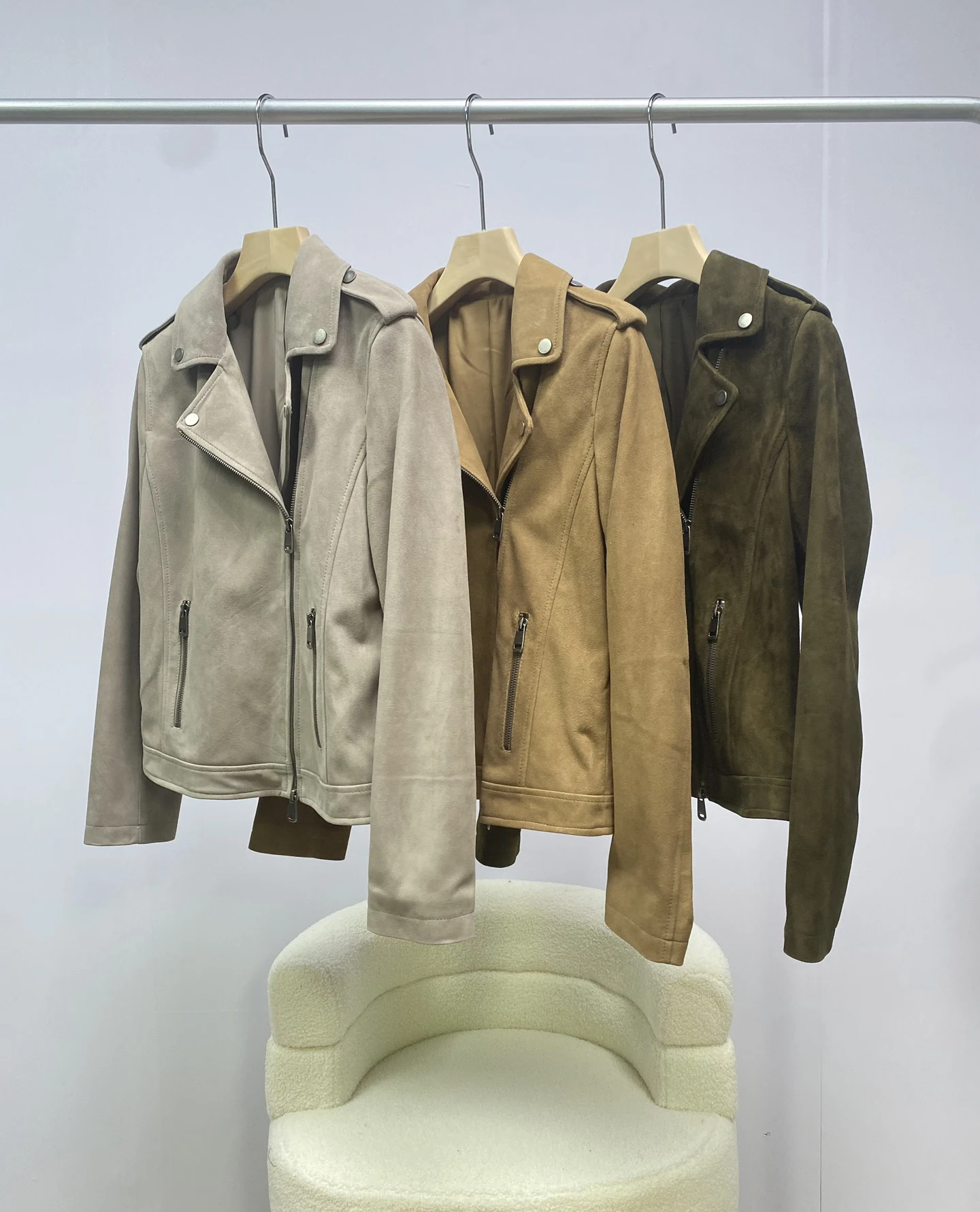 Autumn New Women's Bomber Jacket Windbreaker Blazer Collar Suede Biker Jacket Coat Winter Woman Cold Clothing B*C High Quality
Autumn New Women's Bomber Jacket Windbreaker Blazer Collar Suede Biker Jacket Coat Winter Woman Cold Clothing B*C High Quality