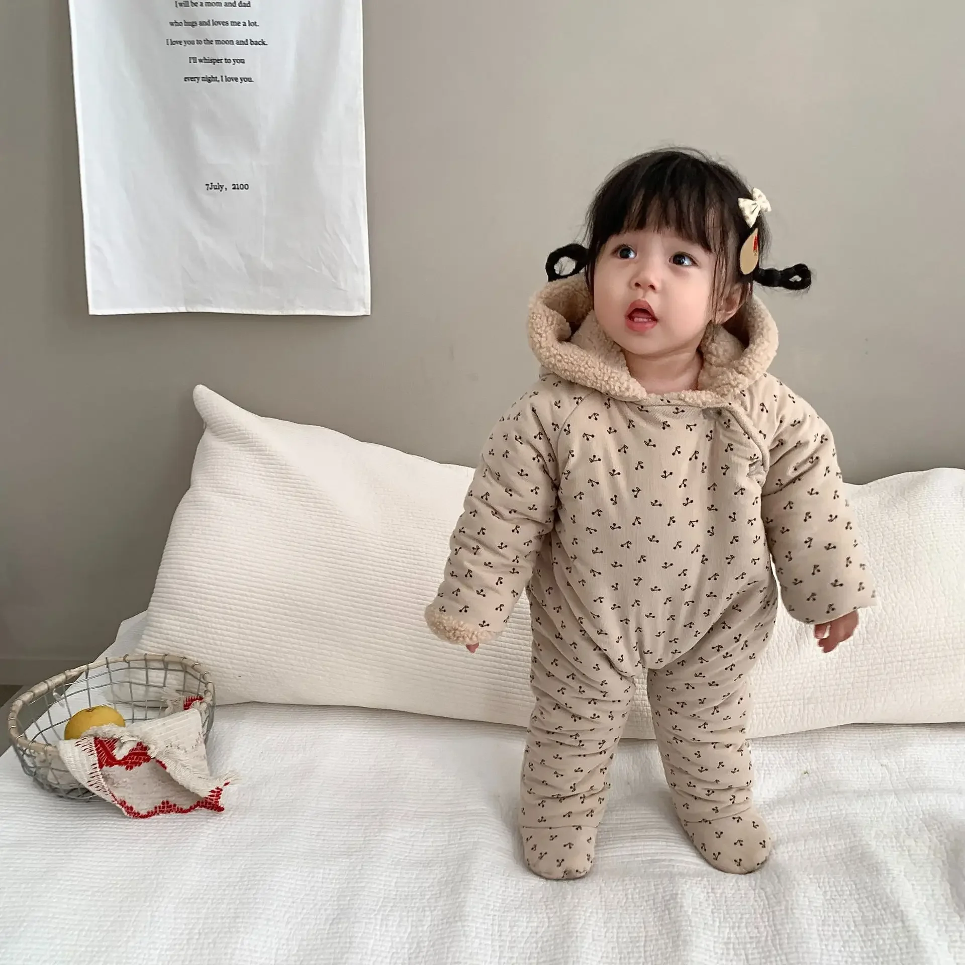 Autumn Winter Kids Costume Girl Baby Floral Plus Velvet Warm Romper Boy Infant Fleece Thicken Hooded Jumpsuit Newborn One-piece
Autumn Winter Kids Costume Girl Baby Floral Plus Velvet Warm Romper Boy Infant Fleece Thicken Hooded Jumpsuit Newborn One-piece