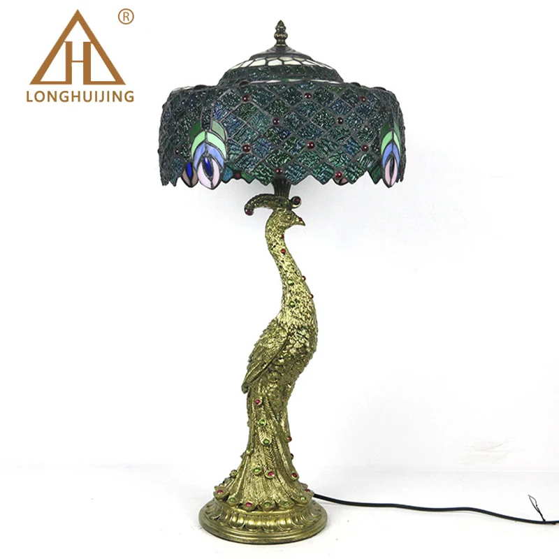 Retro European and American lamps, bedroom, hotel bedside peacock pedestal table lamp
Retro European and American lamps, bedroom, hotel bedside peacock pedestal table lamp