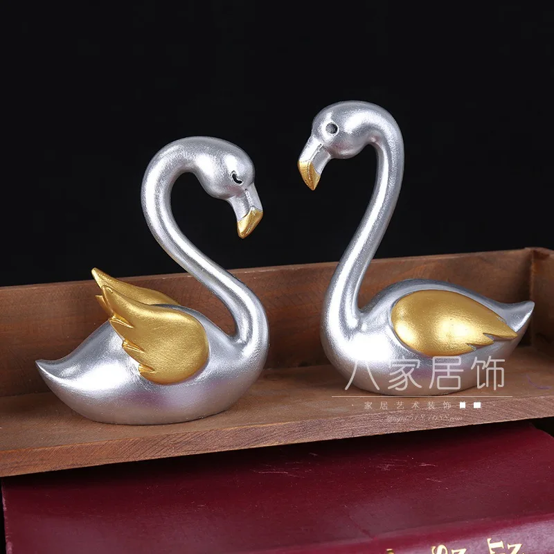 Creative Mini lovers Flamingo living room furnishings home TV wine cabinet resin craft decorations
Creative Mini lovers Flamingo living room furnishings home TV wine cabinet resin craft decorations